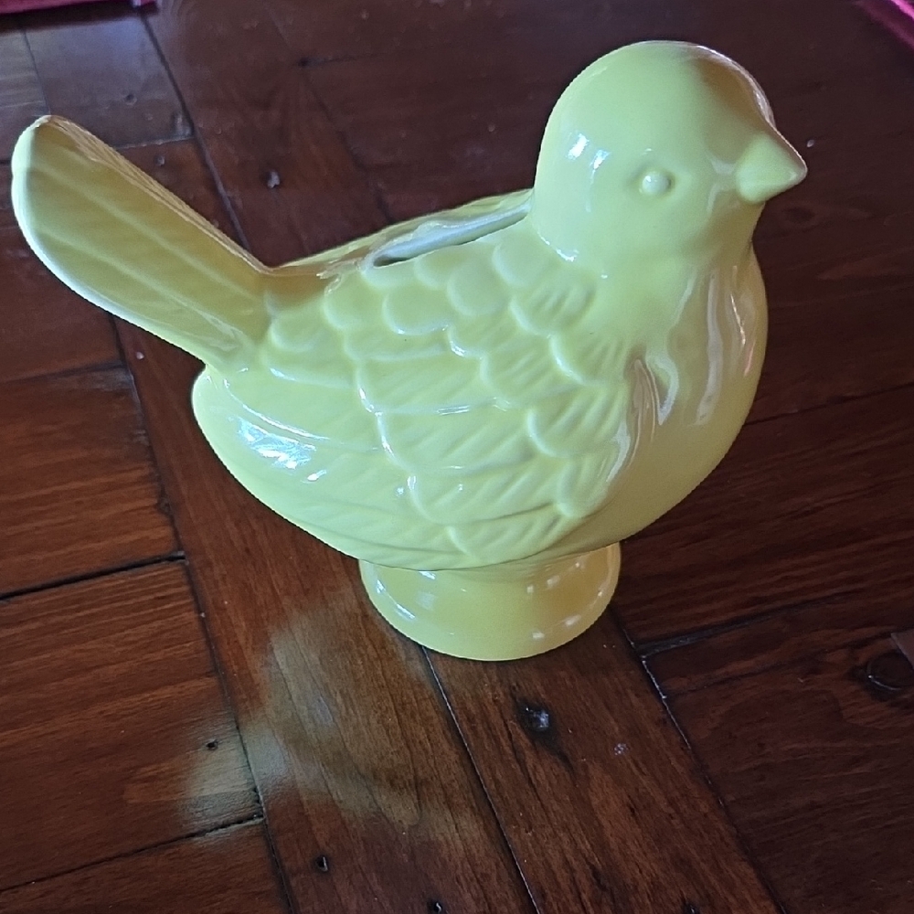 Yellow Porcelain Bird Bank From Target Nature Collection 2012 Sparrow Wren